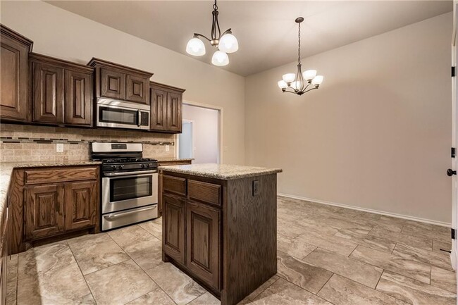 Building Photo - 445 Butterfield Trail