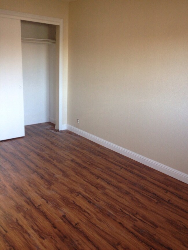 Building Photo - 885 Branham Ln