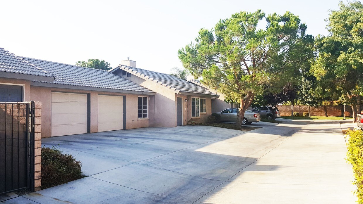 Foto principal - 8325 White Squall Ln