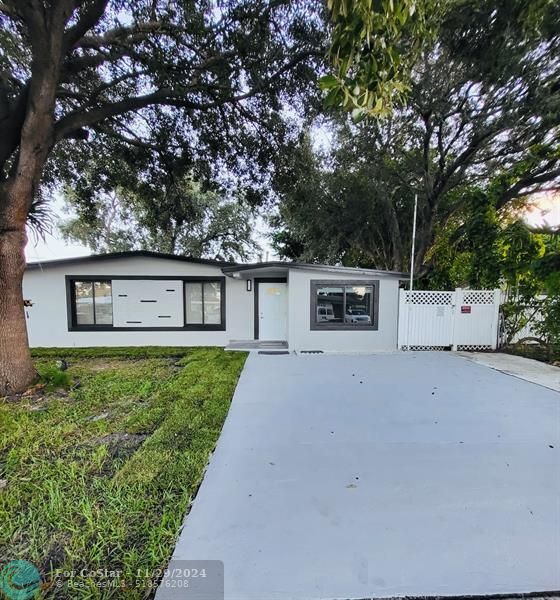 Foto del edificio - 8300 NW 185th Terrace