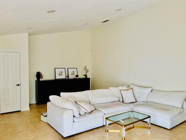 Foto del edificio - 3504 Lakemont Ct