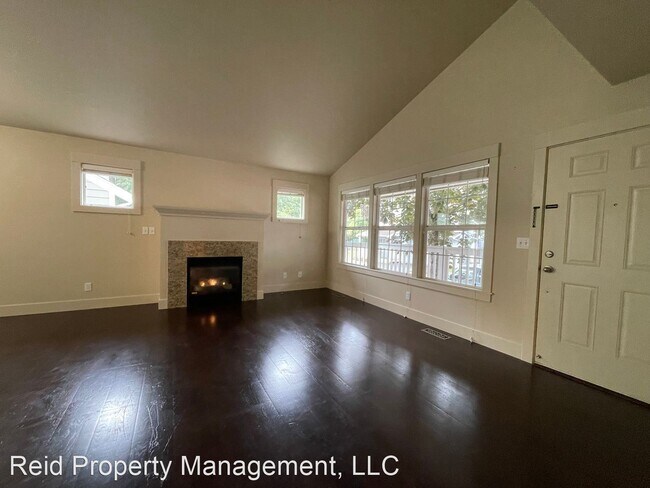 Foto del edificio - 3 br, 2 bath House - 6327 Hamma Hamma Lane NE