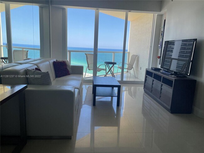 Foto del edificio - 16699 Collins Ave