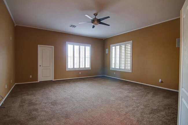Building Photo - 14596 W Christy Dr