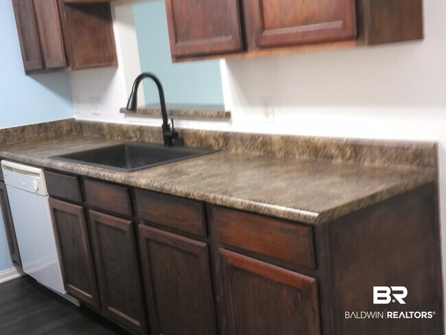Foto del edificio - 1517 Regency Rd