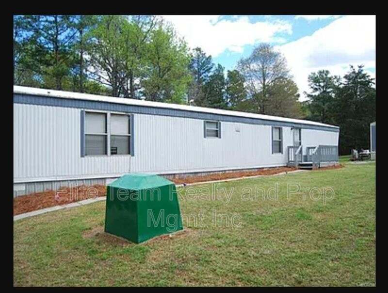 Primary Photo - 2975 Cedarvale Rd