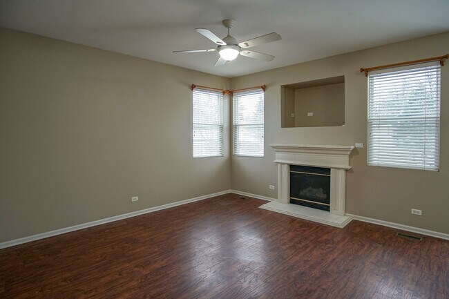 Building Photo - 2527 Looking Glass Ct