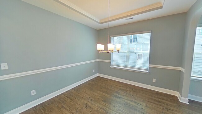 Building Photo - 3241 Northgate Dr