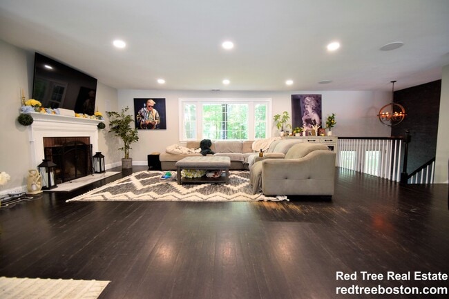 Building Photo - 479 Westfield St