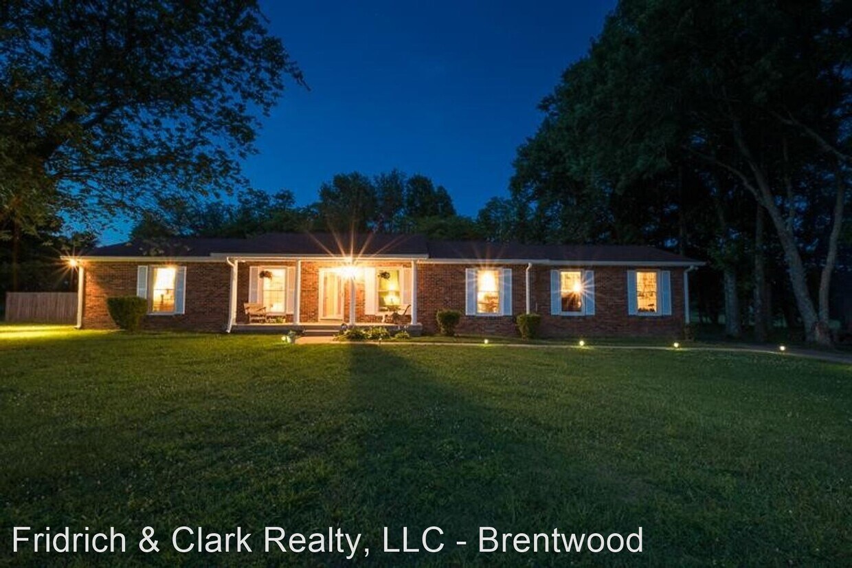 Primary Photo - 3 br, 2 bath House - 413 Poplar Place