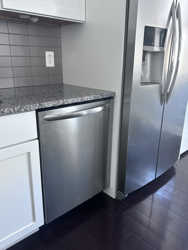 Stainless Steel Appliances - 13 Chester St