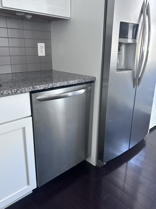 Stainless Steel Appliances - 13 Chester St