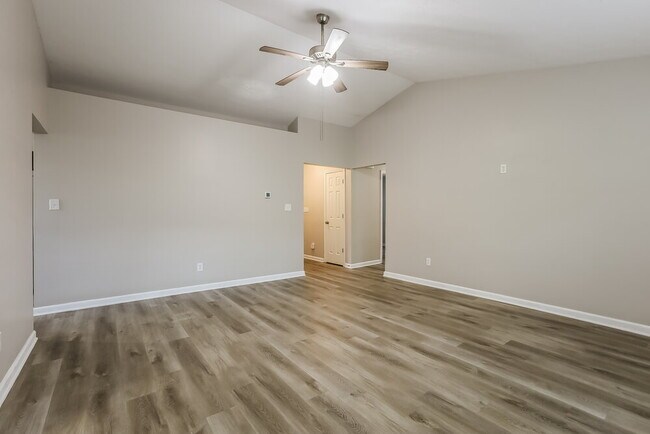 Foto del edificio - 6114 King Lear Ct