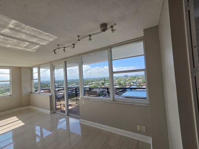 Photo - 5100 DuPont Blvd (Fort Lauderdale, FL) Apartment