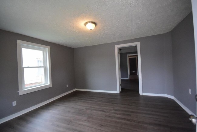 Building Photo - 604 S Highland Ave