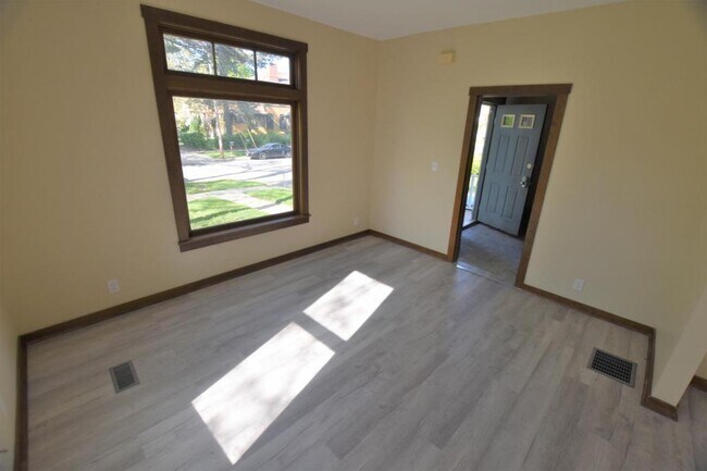 Foto del edificio - 451 MARION UNIT 1