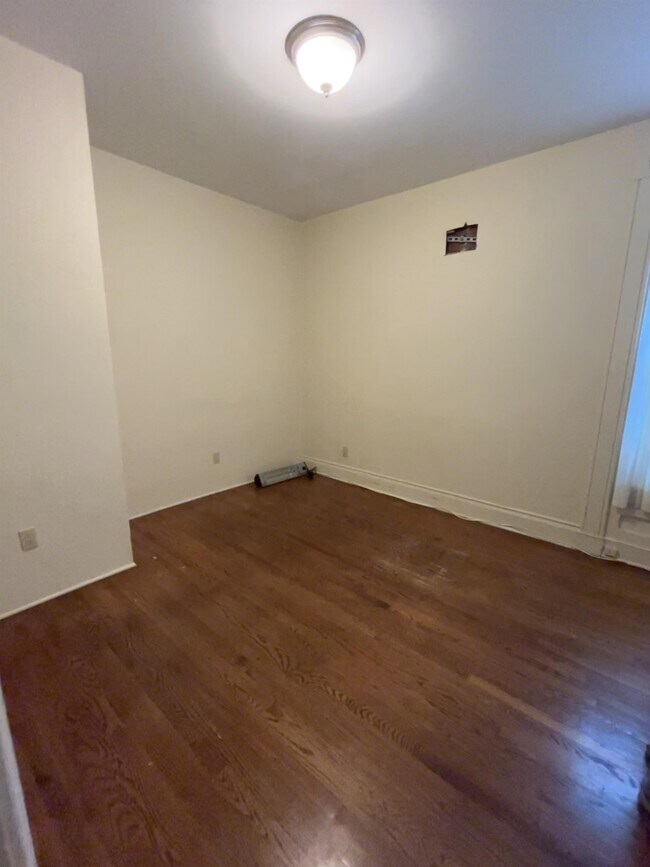93 Whitney Ave Unit Apartment 2, New Haven, CT 06510 Room for Rent in