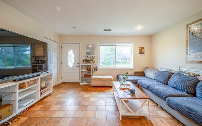 Foto del edificio - Great one-level living home in Alexandria!