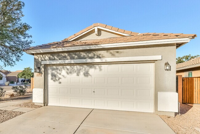 Foto del edificio - Come view this charming home