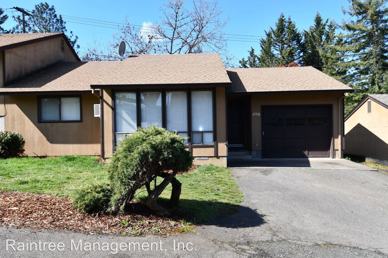 17761776 SE Douglas Ave, Roseburg, OR 97470 Room for Rent in