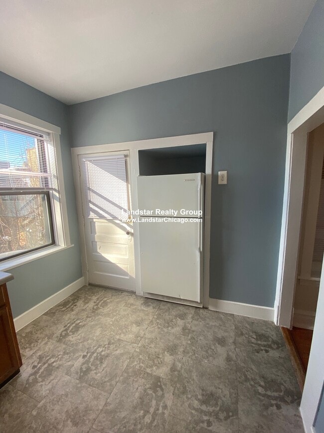 Building Photo - 3948 N Lavergne Ave
