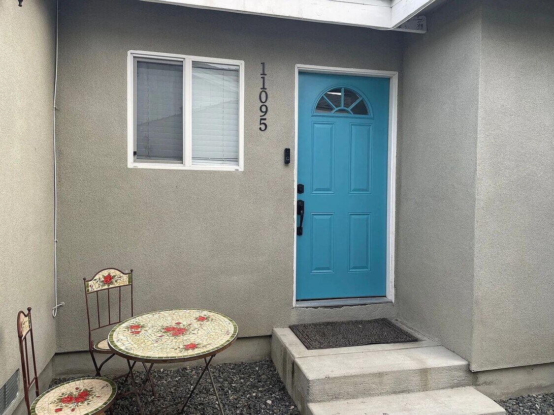11089-11095 Violet Dr - 11089-11095 Violet Dr