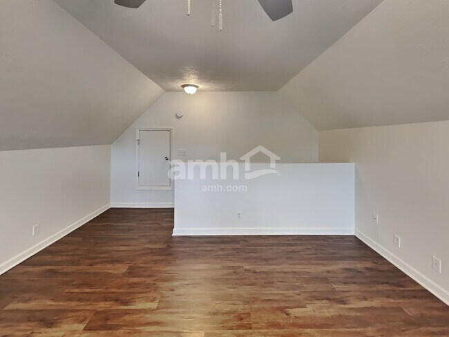 Foto del edificio - 1630 E Blairmont Dr