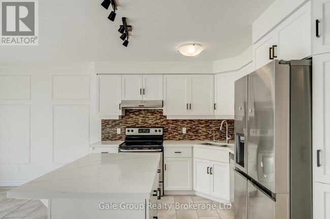 Building Photo - 403 Champlain Ave