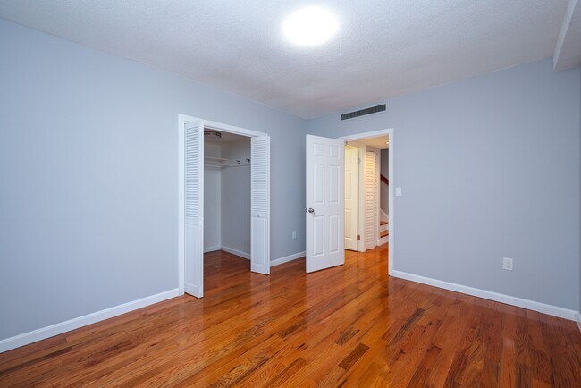 Foto del edificio - 85 Brainerd Rd