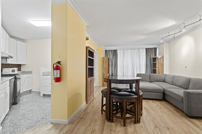 Photo - 7004 JFK Blvd E House