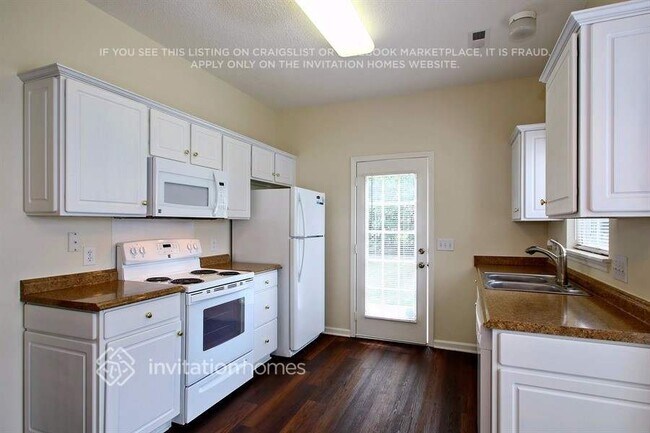 Foto del edificio - 12033 Mourning Dove Ln
