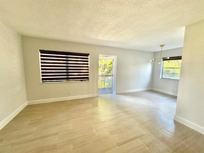 Building Photo - 244 Sheffield J