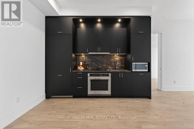 Photo du bâtiment - 470 Front St W