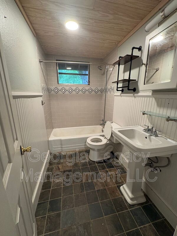 Foto del edificio - 2538 Cleveland Rd