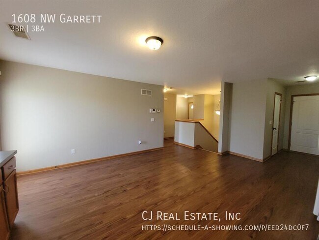Building Photo - 1608 NW Garrett Dr