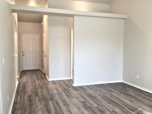 Building Photo - 1521 W Kesler Dr