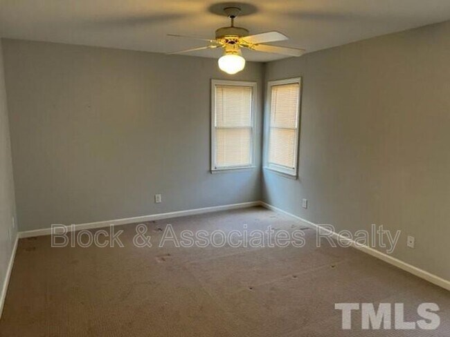 Building Photo - 107 Silverridge Ct