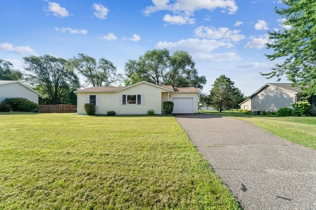 Building Photo - Great Single Family Home in North Hudson