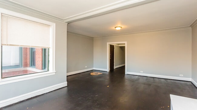 Building Photo - 2217 E 69th St