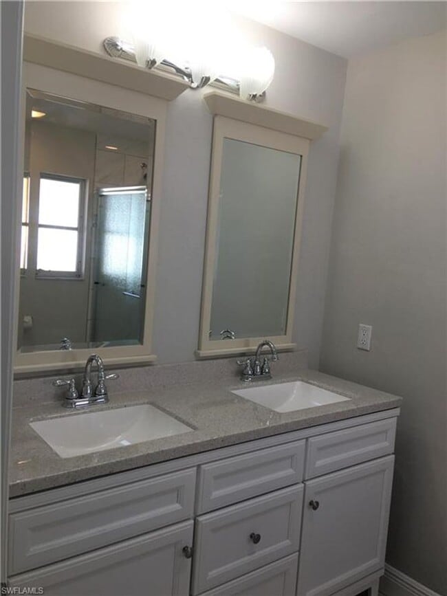 Building Photo - ** NAPLES PARK UNFURNISHED ANNUAL 3/2 WITH...