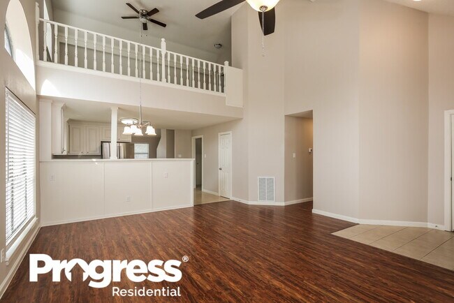 Building Photo - 657 Edgewood Dr