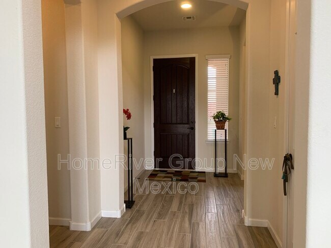 Building Photo - 819 Mesa Roja Trail NE