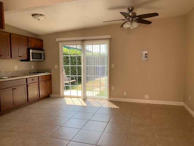 Building Photo - Lemon &amp; Burnett