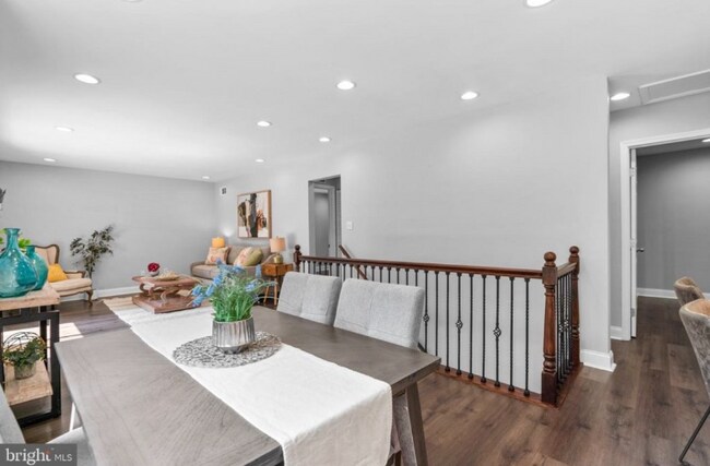Foto del edificio - 9802 Cherry Tree Ln