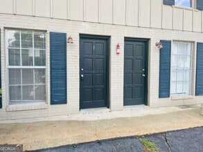 Building Photo - 128 Main St