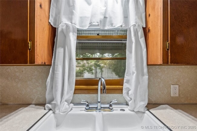 Foto del edificio - 6836 E King St