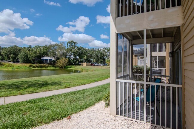 Foto del edificio - Lake Front - Ground Floor - Renovated 2 Be...