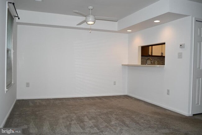 Building Photo - 14380 Gringsby Ct