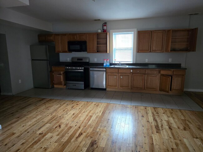Building Photo - 150 Westerleigh Rd