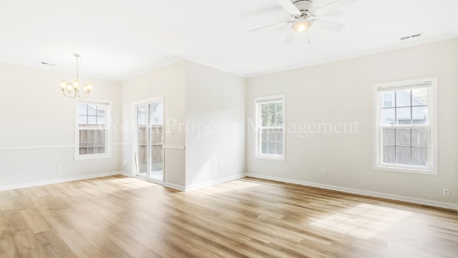 Building Photo - 1010 Winterberry Cir